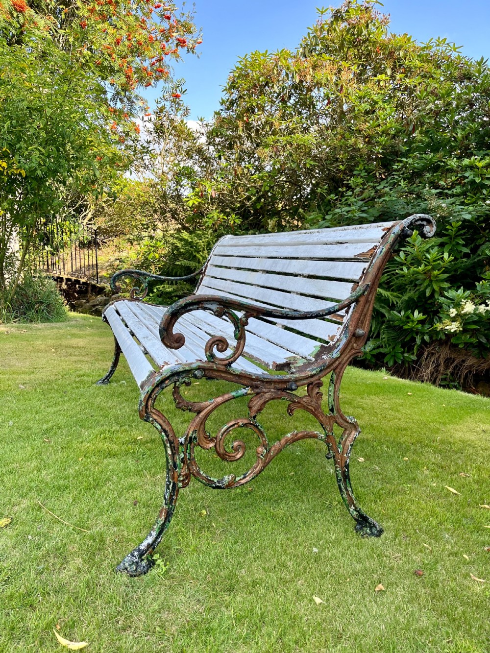 Rare Scottish cast iron garden bench  View III