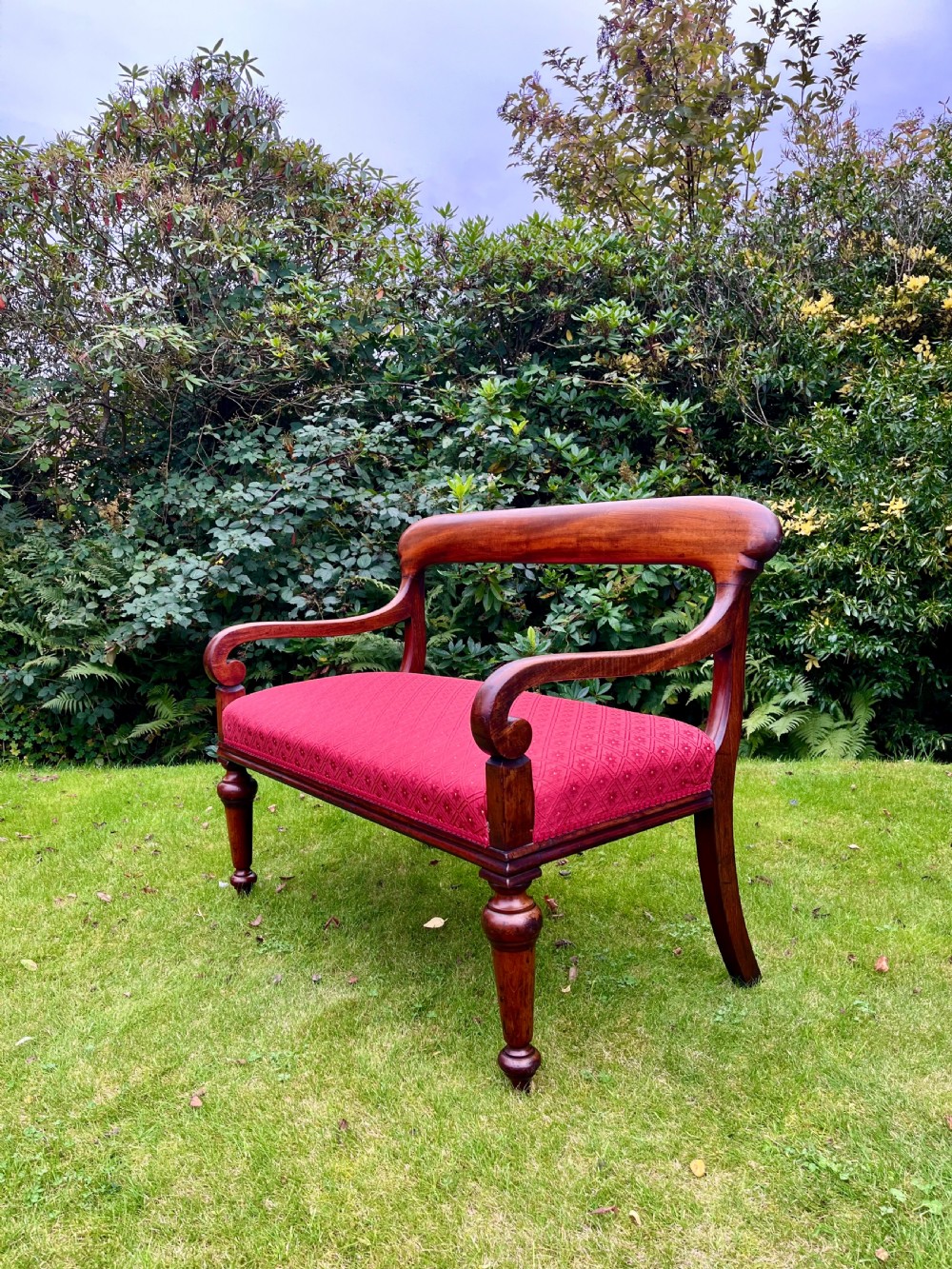 Scottish hall bench View II