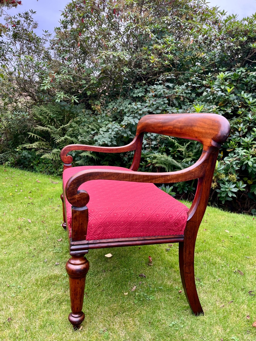 Scottish hall bench View V
