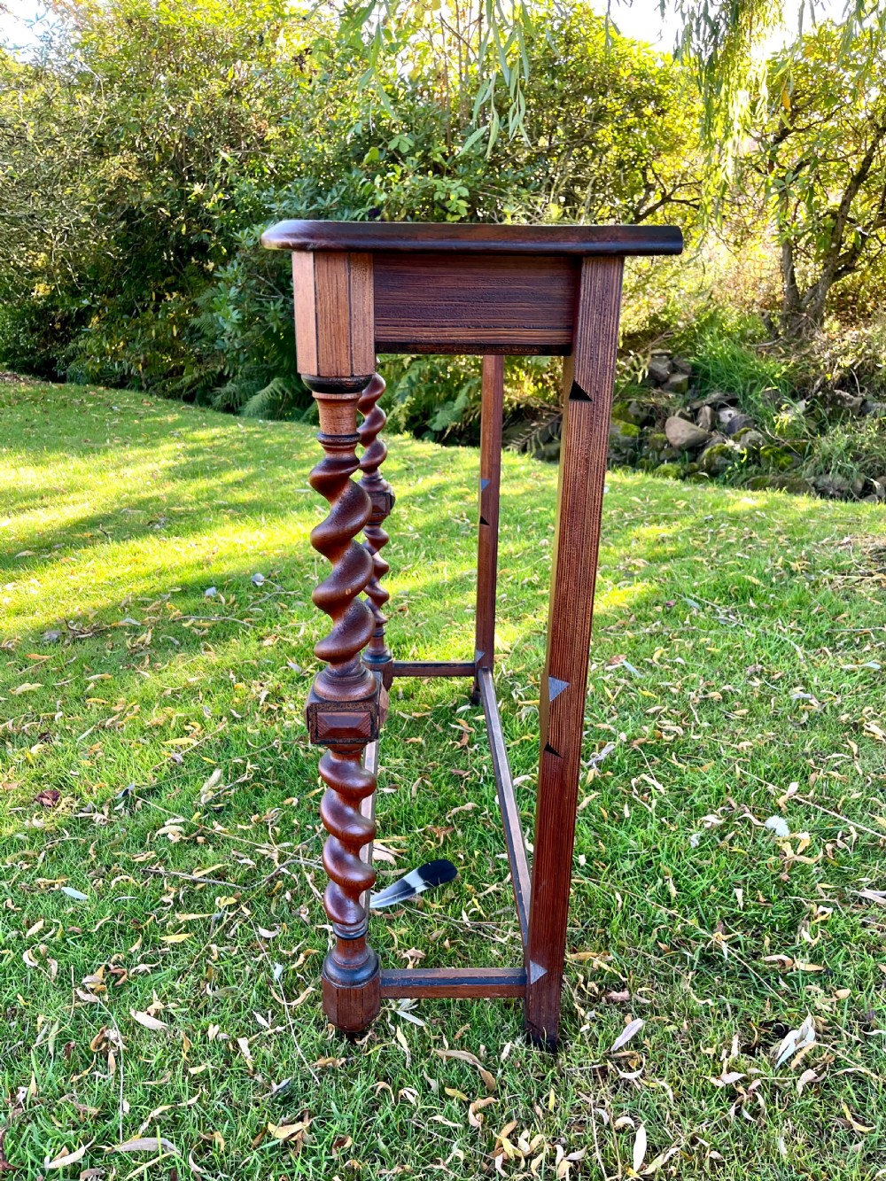 Scottish console table View VI