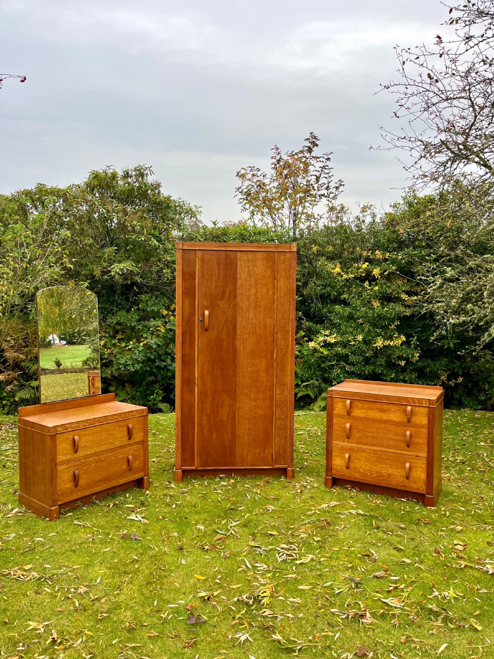 Heals of London bedroom suite 
