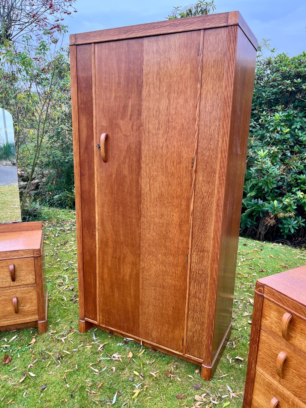Heals of London bedroom suite  View VIII