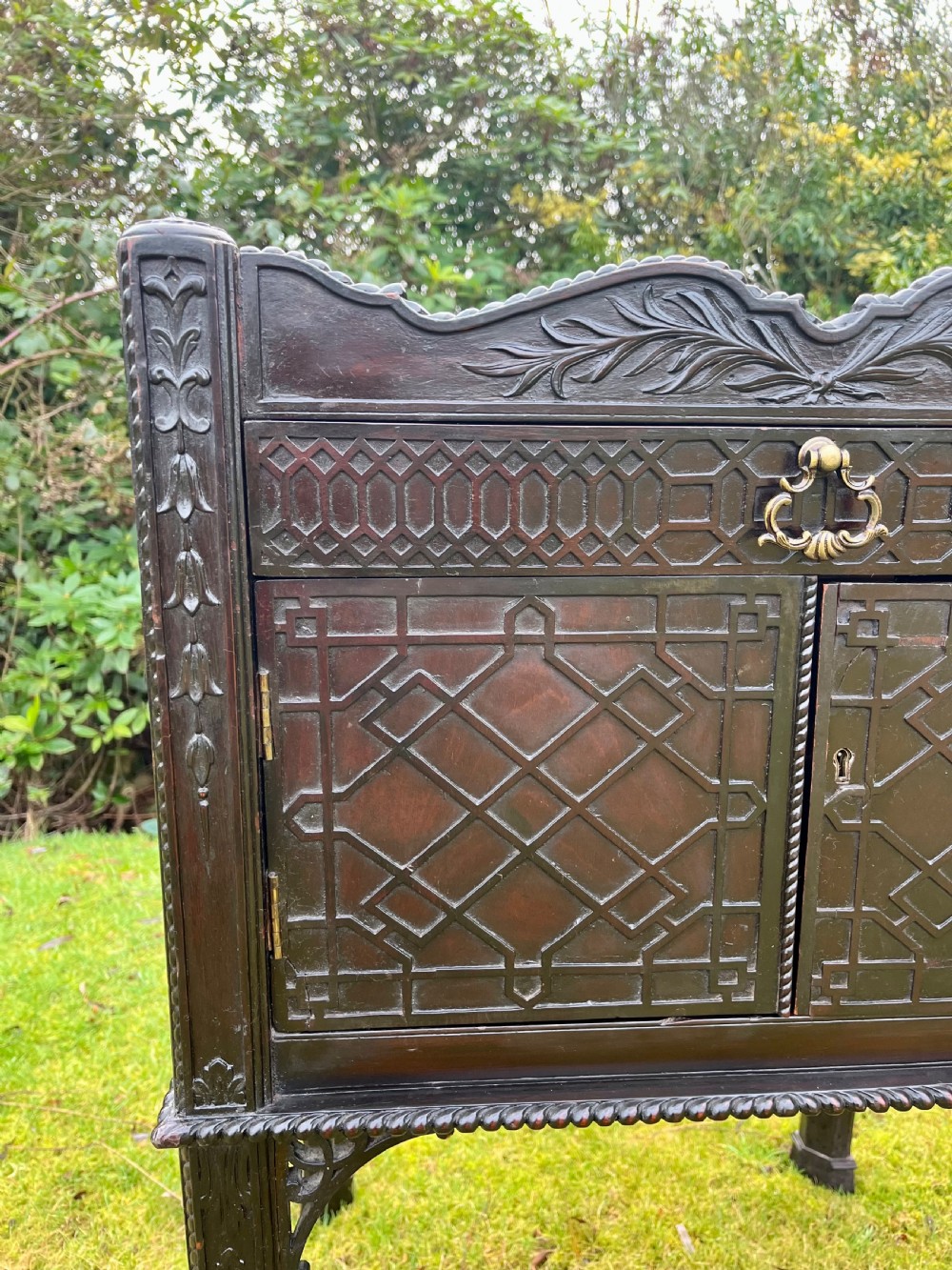 Tray top bedside cabinet  View V