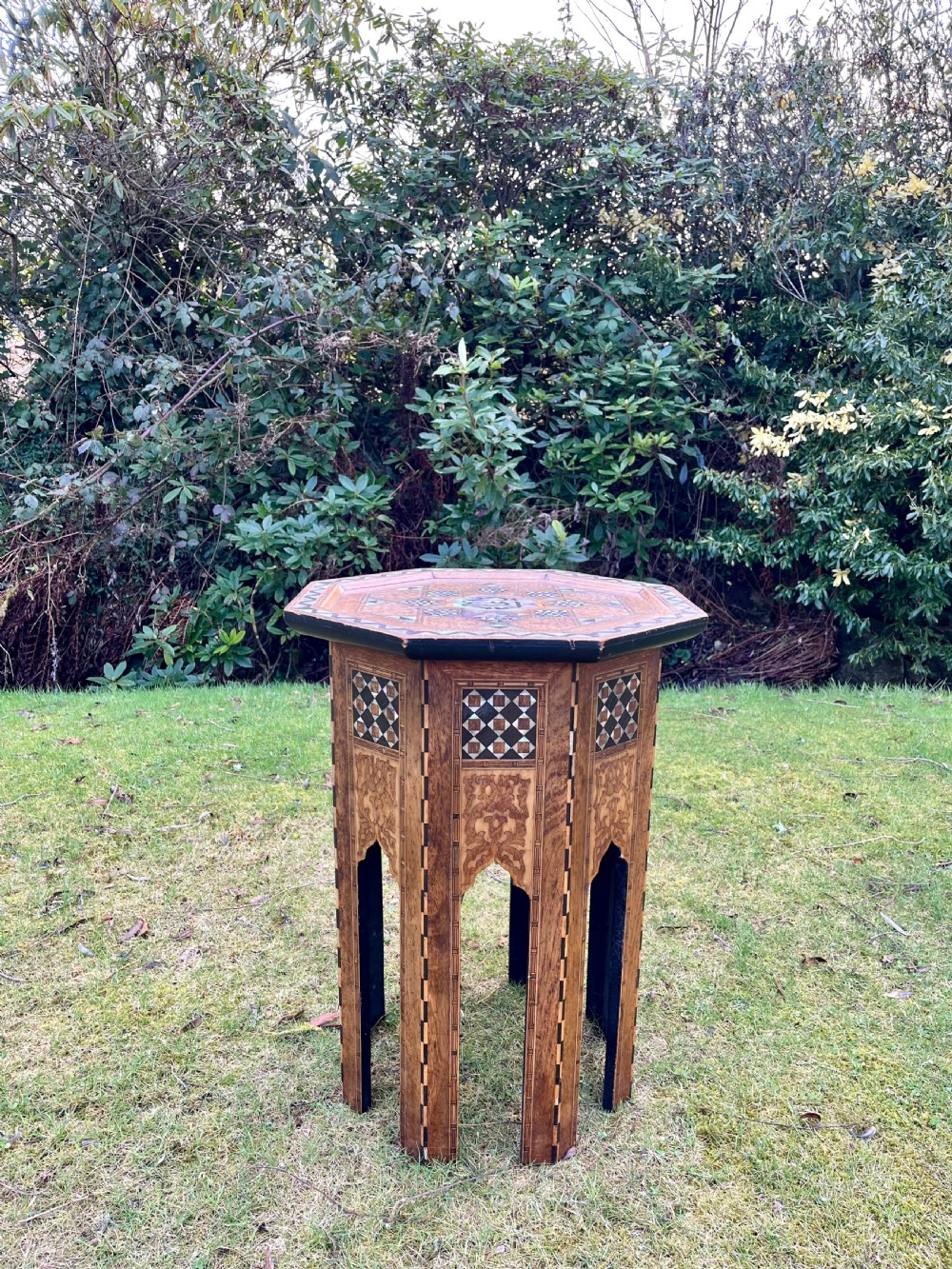 Large mother of pearl inlaid moorish table  View VII