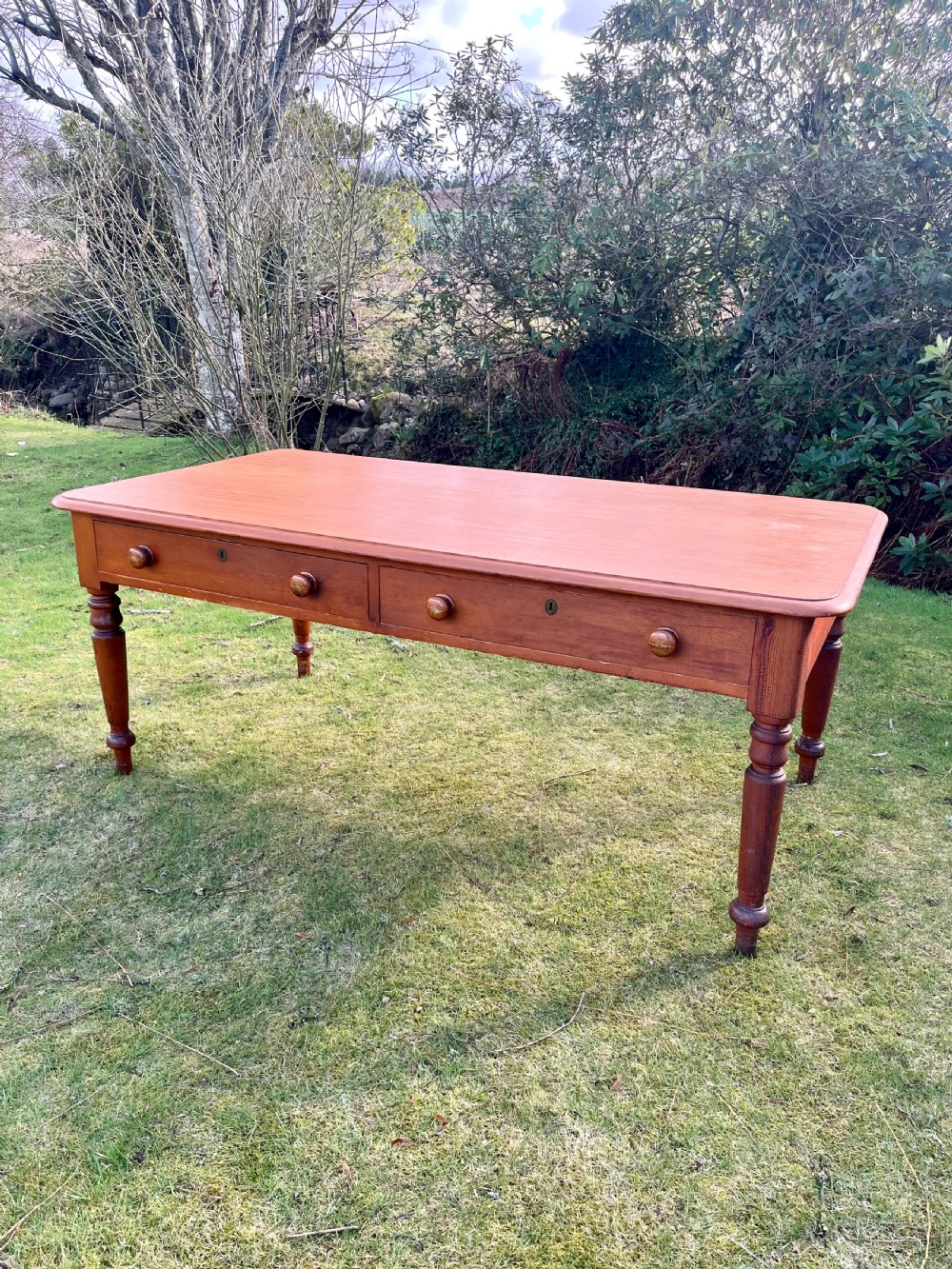 Large pine kitchen table 