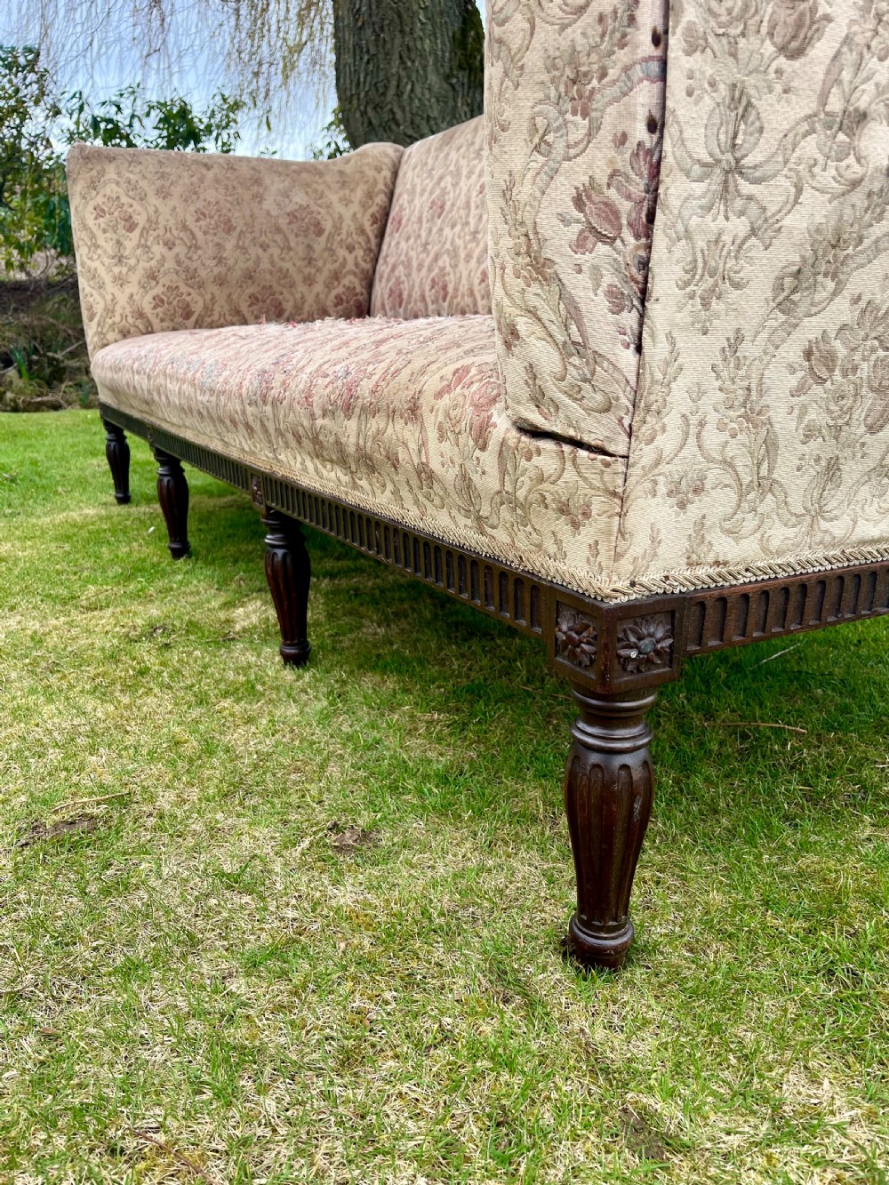 Large deep seated settee View IV