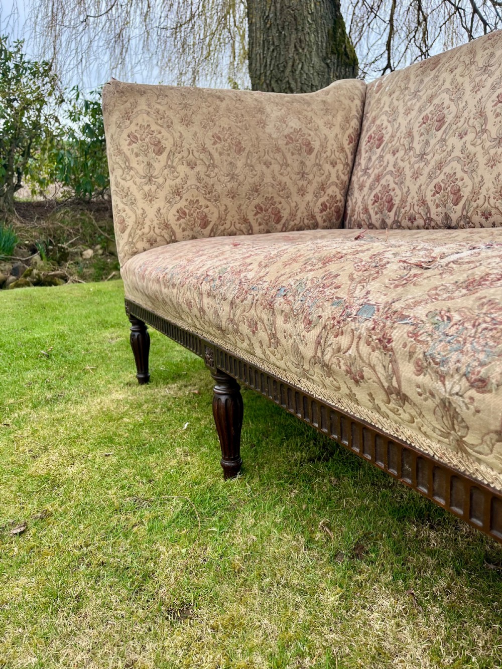 Large deep seated settee View VII