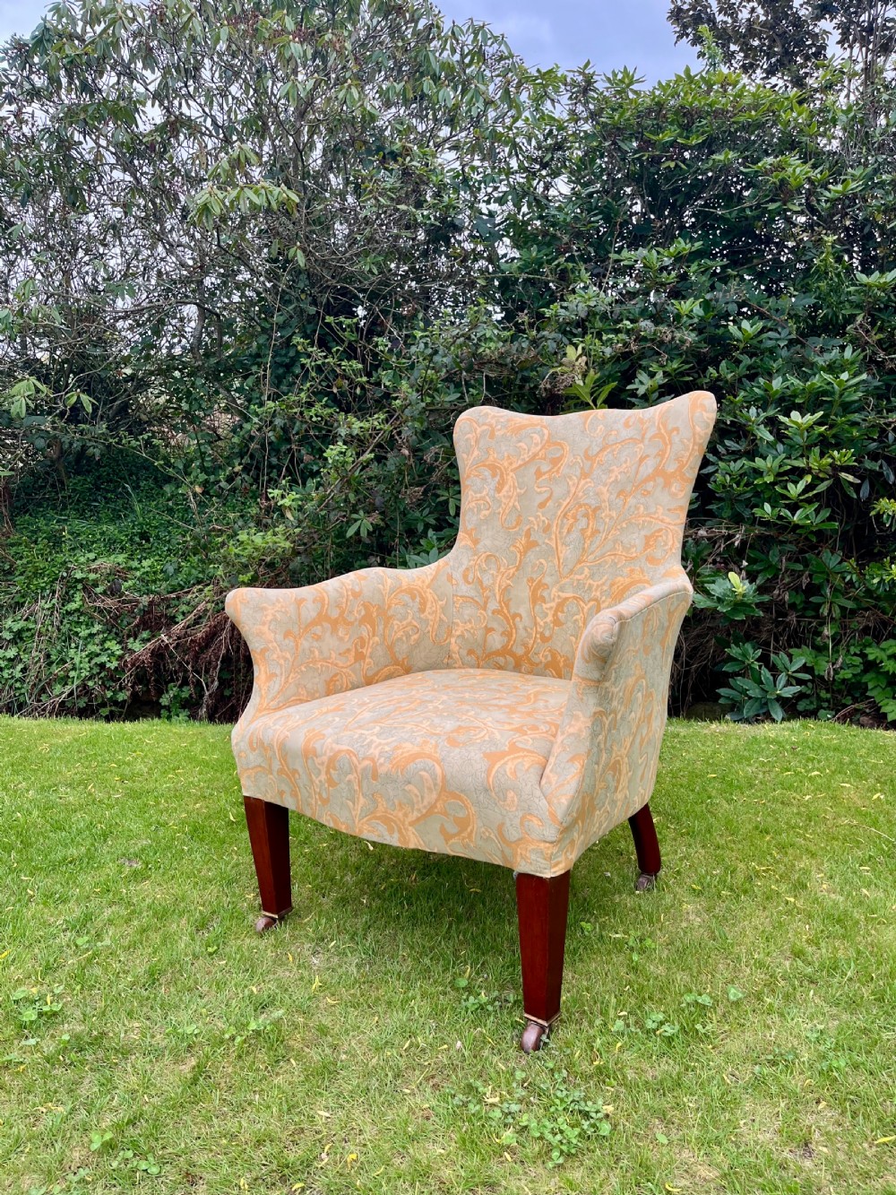 Upholstered armchair 