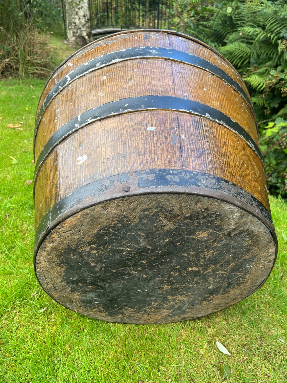 Large tole log bin View VII