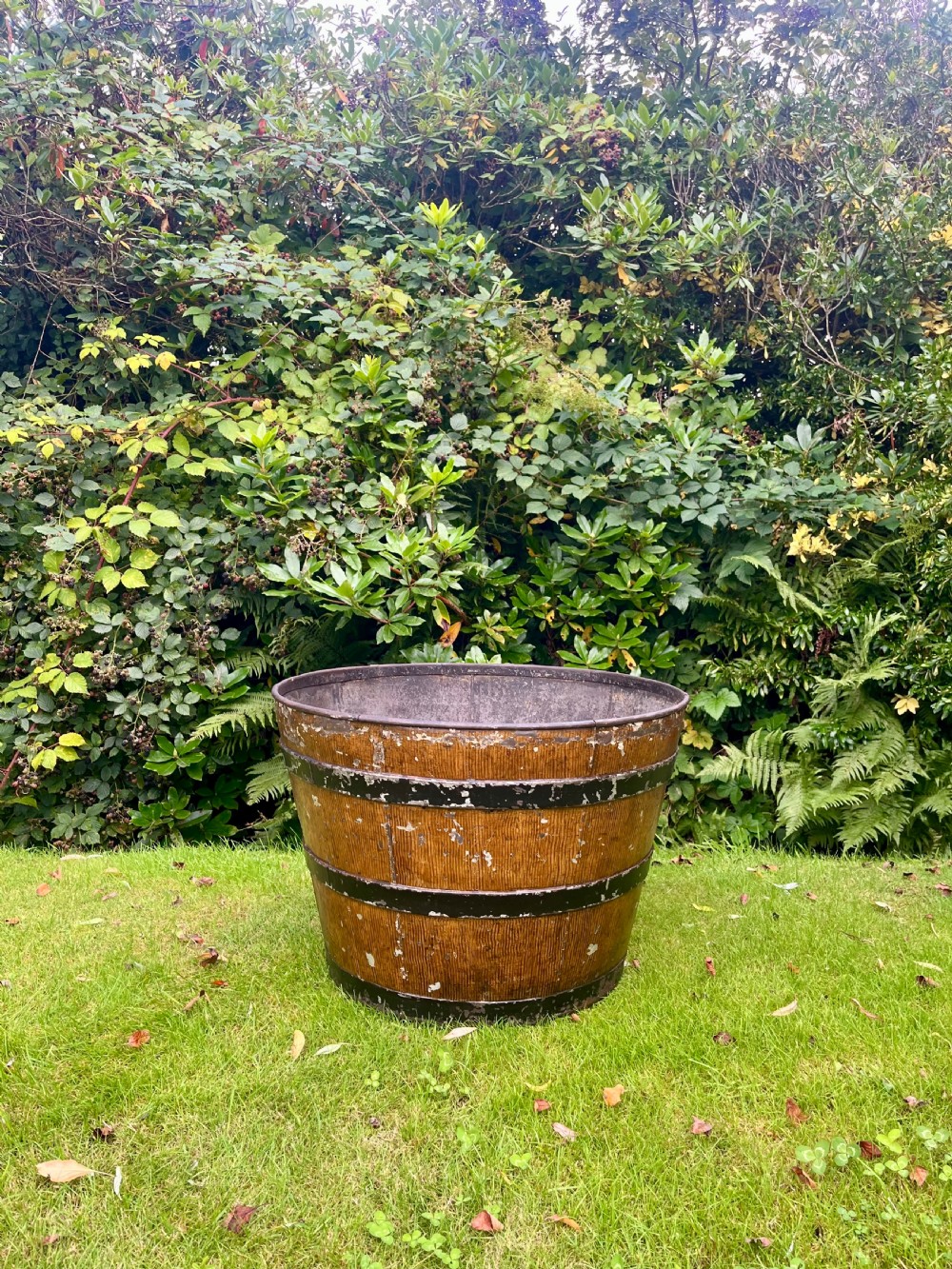 Large tole log bin View VIII
