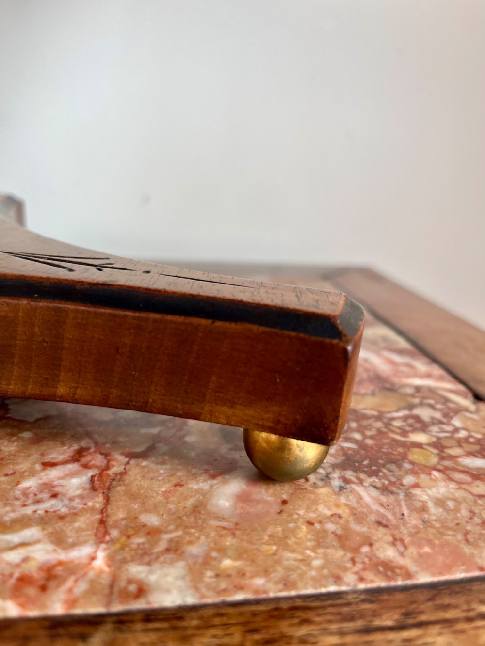 Apprentice piece table View IV