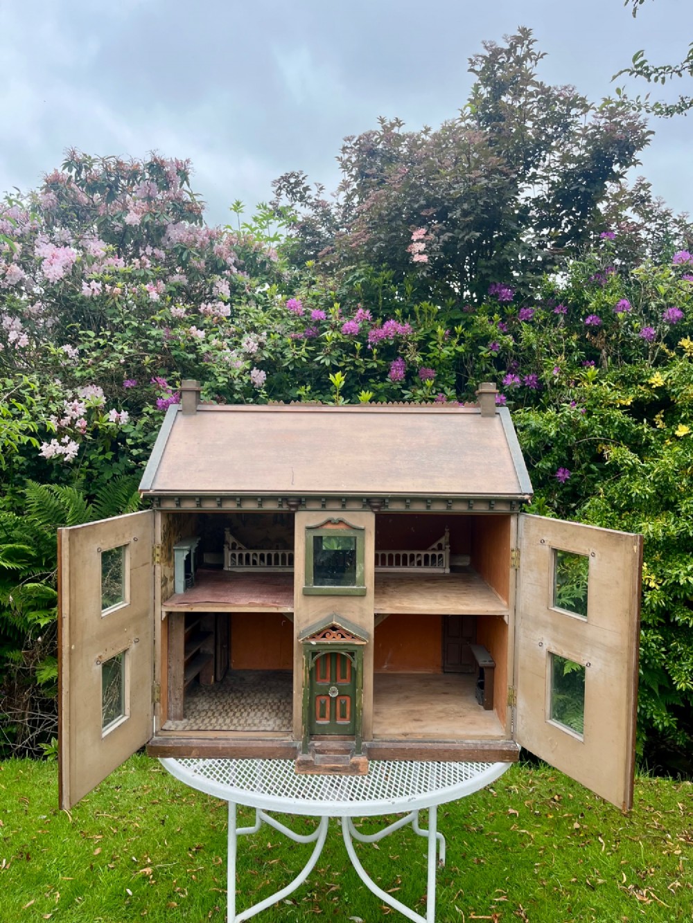 Huge antique dolls house View VIII