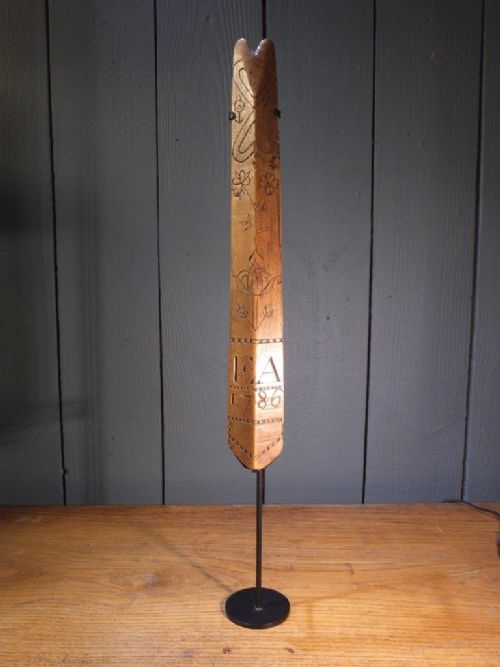 18TH CENTURY STAY BUSK