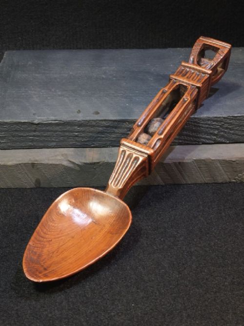 welsh yew wood love spoon - CATEGORY: ANTIQUE MISCELLANEOUS - DATED 19TH CENTURY