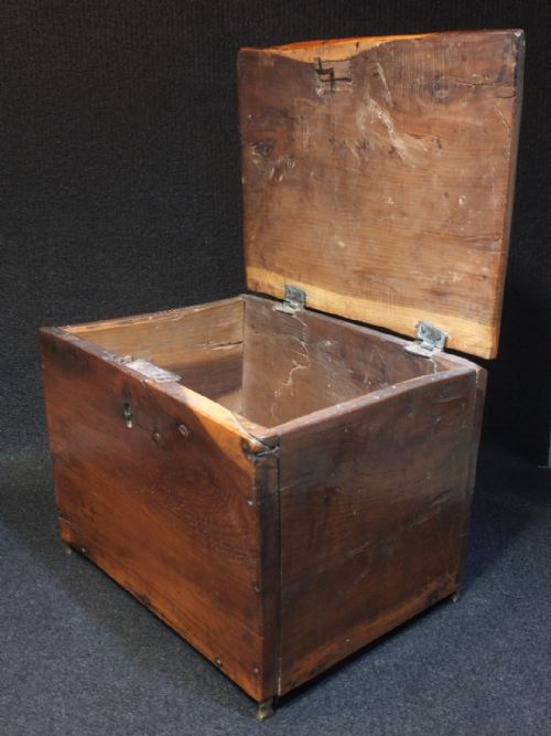 FRENCH YEW WOOD BOX - ADDITIONAL PHOTO 5