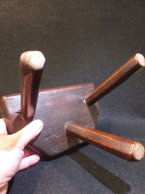 CHILD'S STOOL - ADDITIONAL PHOTO 4