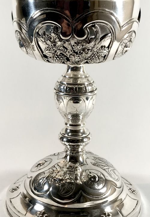 MAGNIFICENT ANTIQUE LARGE SOLID SILVER FRENCH CIBORIUM CHALICE 1835 WITH VERMEIL - ADDITIONAL PHOTO 4