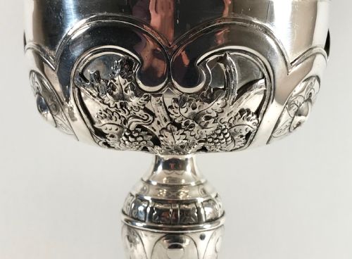 MAGNIFICENT ANTIQUE LARGE SOLID SILVER FRENCH CIBORIUM CHALICE 1835 WITH VERMEIL - ADDITIONAL PHOTO 5