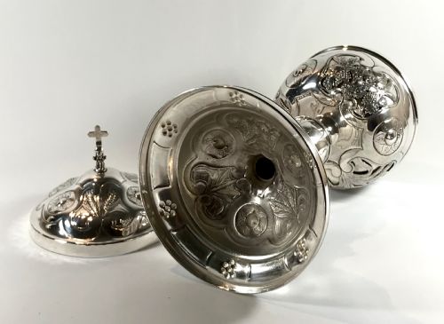 MAGNIFICENT ANTIQUE LARGE SOLID SILVER FRENCH CIBORIUM CHALICE 1835 WITH VERMEIL - ADDITIONAL PHOTO 6