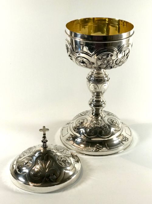 MAGNIFICENT ANTIQUE LARGE SOLID SILVER FRENCH CIBORIUM CHALICE 1835 WITH VERMEIL - ADDITIONAL PHOTO 7
