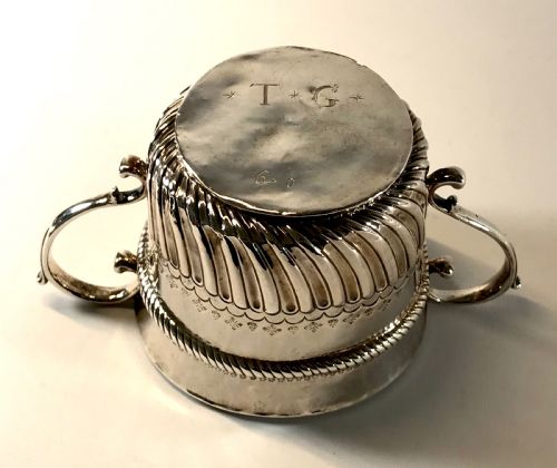 BRITANNIA STANDARD SOLID SILVER STERLING PORRINGER BOWL WILLIAM III LONDON 1700 - ADDITIONAL PHOTO 2