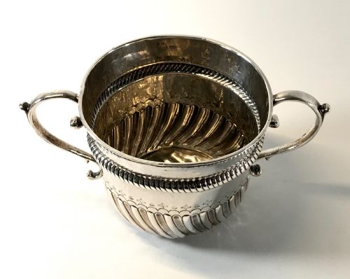 BRITANNIA STANDARD SOLID SILVER STERLING PORRINGER BOWL WILLIAM III LONDON 1700 - ADDITIONAL PHOTO 4