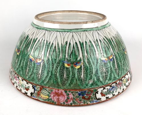 MAGNIFICENT LARGE CHINESE PORCELAIN 19TH CABBAGE LEAF PUNCH BOWL CANTON - ADDITIONAL PHOTO 3