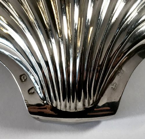 MAGNIFICENT GEORGIAN SOLID SILVER BUTTER SHELLS 1771 LONDON 18TH CENTURY - ADDITIONAL PHOTO 4