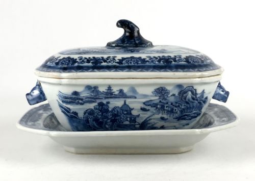 antique chinese porcelain sauce tureen cover stand qianlong 18th century - CATEGORY: ANTIQUE CERAMICS - DATED 18TH CENTURY