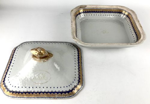 PAIR ANTIQUE CHINESE GILT PORCELAIN JIANQING PORCELAIN 18TH TUREENS ARMORIAL - ADDITIONAL PHOTO 2