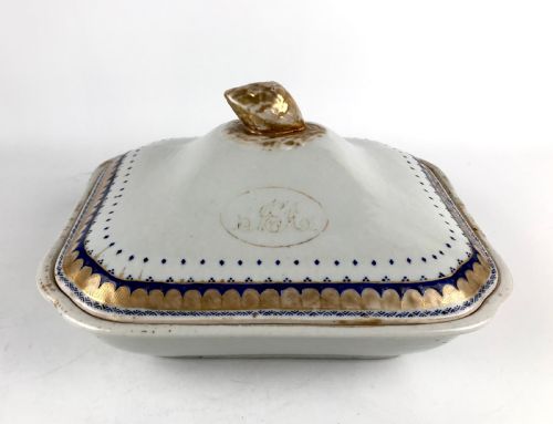 PAIR ANTIQUE CHINESE GILT PORCELAIN JIANQING PORCELAIN 18TH TUREENS ARMORIAL - ADDITIONAL PHOTO 3