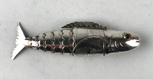 antique solid silver sterling articulated fish spice snuff box 19th century - CATEGORY: ANTIQUE SILVER - DATED 19TH CENTURY