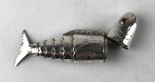 ANTIQUE SOLID SILVER STERLING ARTICULATED FISH SPICE SNUFF BOX 19TH CENTURY - ADDITIONAL PHOTO 1