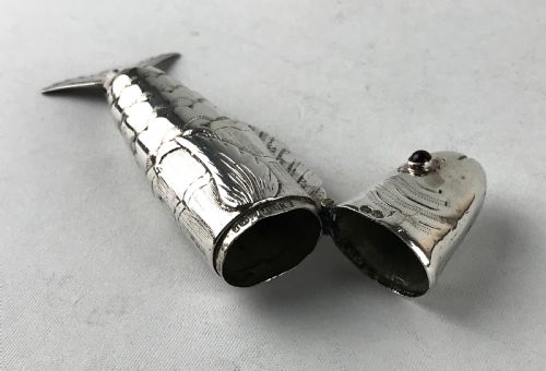 ANTIQUE SOLID SILVER STERLING ARTICULATED FISH SPICE SNUFF BOX 19TH CENTURY - ADDITIONAL PHOTO 3