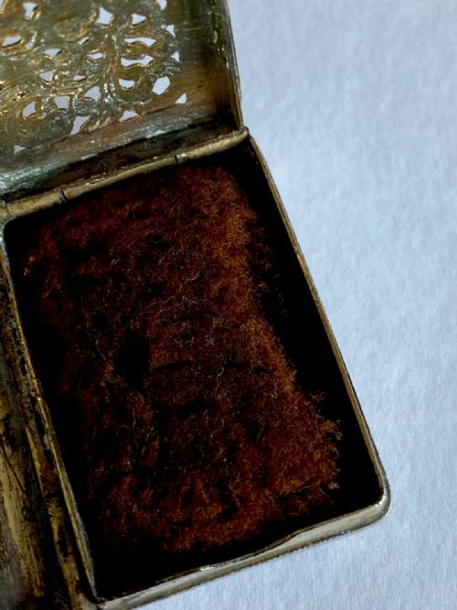 MAGNIFICENT GEORGIAN LARGE SOLID SILVER STERLING VINAIGRETTE GILT 1826 - ADDITIONAL PHOTO 7