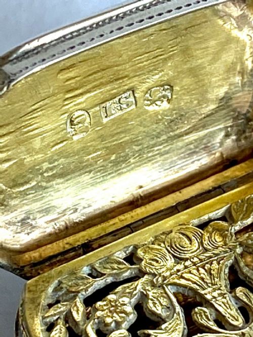 MAGNIFICENT GEORGIAN OVAL SOLID SILVER STERLING VINAIGRETTE GILT 1812 - ADDITIONAL PHOTO 3