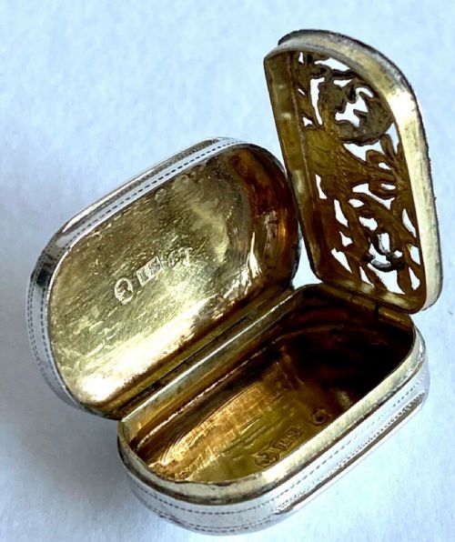 MAGNIFICENT GEORGIAN OVAL SOLID SILVER STERLING VINAIGRETTE GILT 1812 - ADDITIONAL PHOTO 4