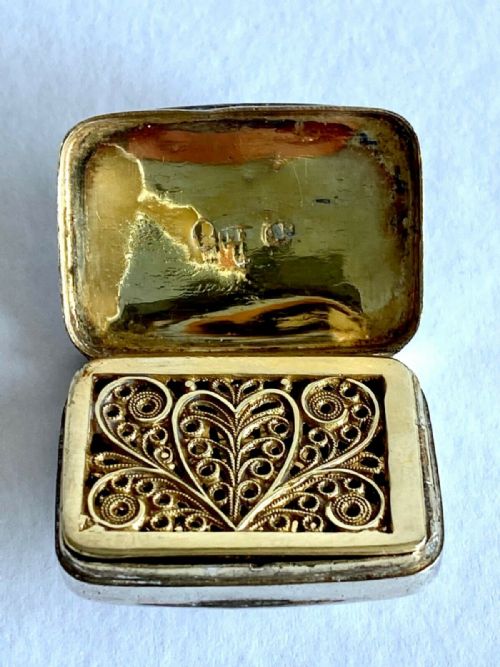 MAGNIFICENT GEORGIAN SOLID SILVER STERLING VINAIGRETTE GILT 1826 SOUVENIR - ADDITIONAL PHOTO 1