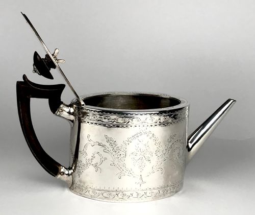 SOLID SILVER STERLING GEORGIAN TEAPOT LONDON 1781 - ADDITIONAL PHOTO 1