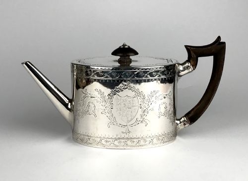 SOLID SILVER STERLING GEORGIAN TEAPOT LONDON 1781 - ADDITIONAL PHOTO 2