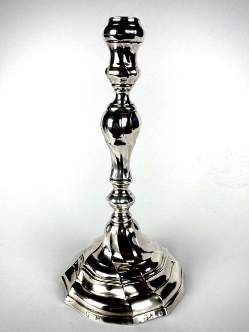 A PAIR OF SOLID SILVER 18TH CENTURY WRYTHEN SKIRT CANDLESTICKS - ADDITIONAL PHOTO 9