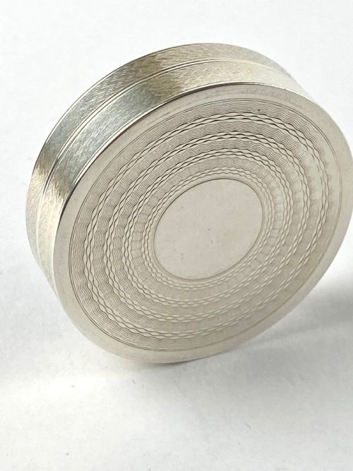 MAGNIFICENT SOLID SILVER STERLING FRENCH TRINKET BOX GUILLOCHE GREEN ENAMEL ART DECO - ADDITIONAL PHOTO 2