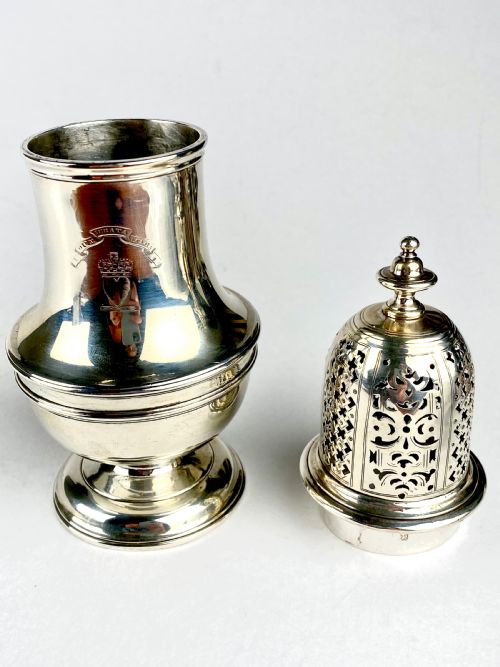 MAGNIFICENT SOLID SILVER STERLING GEORGIAN SUGAR SHAKER CASTER LONDON 1813 - ADDITIONAL PHOTO 2