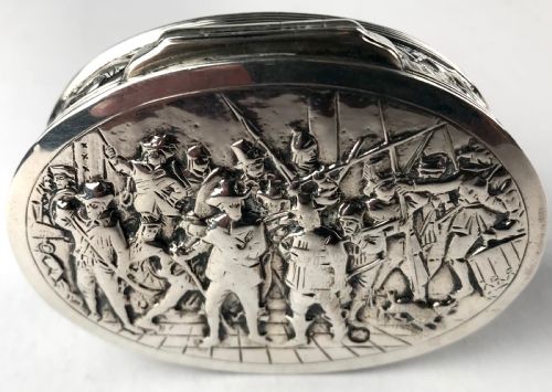 ANTIQUE SOLID SILVER DUTCH 19TH C SNUFF BOX GEORGIAN PERIOD REMBRANDT NIGHTWATCH - ADDITIONAL PHOTO 8