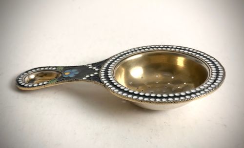 RUSSIAN SOLID SILVER GILT AND POLYCHROME CLOISONNE ENAMEL TEA STRAINER 47G - ADDITIONAL PHOTO 3