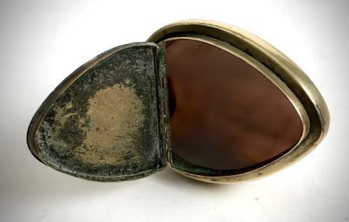 ANTIQUE GEORGIAN COWRIE SHELL SNUFF BOX HINGED LID CIRCA 1820 - ADDITIONAL PHOTO 4