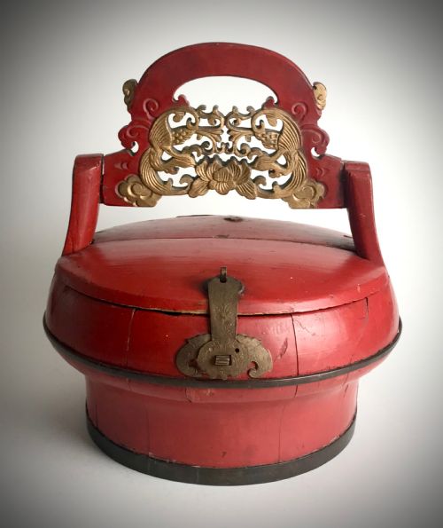 antique chinese wedding basketbox red lacquer 19th century - CATEGORY: ANTIQUE BOXES - DATED 19TH CENTURY