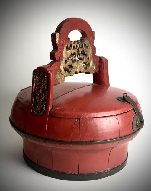 ANTIQUE CHINESE WEDDING BASKETBOX RED LACQUER 19TH CENTURY - ADDITIONAL PHOTO 2