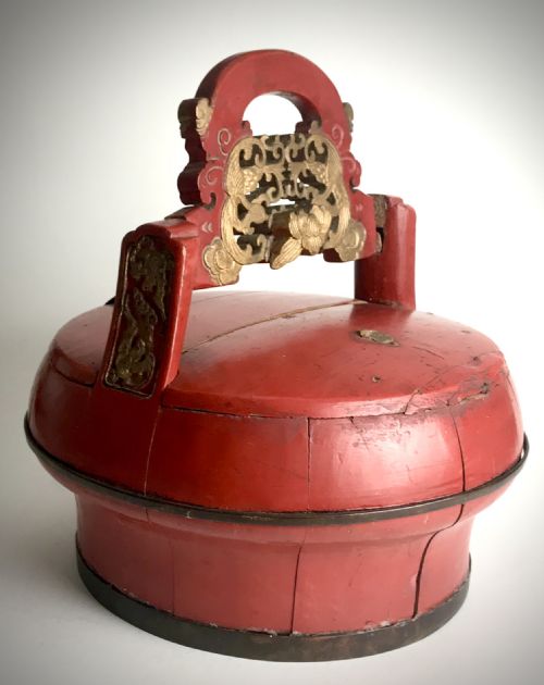 ANTIQUE CHINESE WEDDING BASKETBOX RED LACQUER 19TH CENTURY - ADDITIONAL PHOTO 4