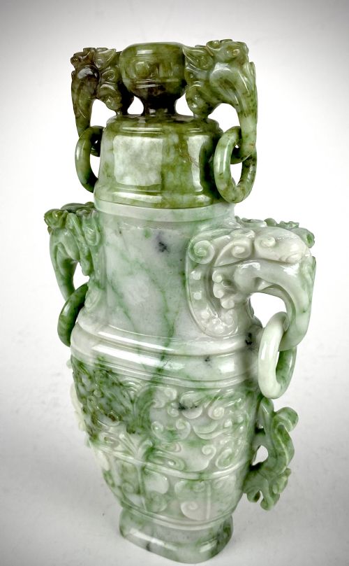 MAGNIFICENT SPINACH GREEN JADE URN QING DYNASTY - ADDITIONAL PHOTO 1